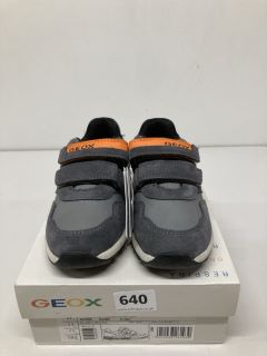 PAIR OF GEOX J ALBEN B TRAINERS GREY/ORANGE SIZE 11 YOUNGER