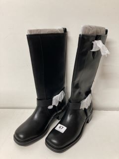 UNBRANDED BOOTS SIZE:6 UK