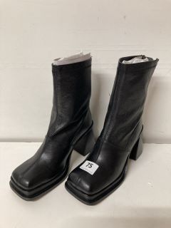 UNBRANDED BOOTS SIZE 4UK