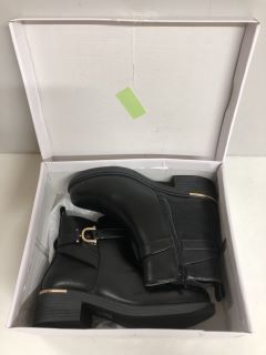 WOMENS BLACK ANKLE BOOTS UK SIZE 4