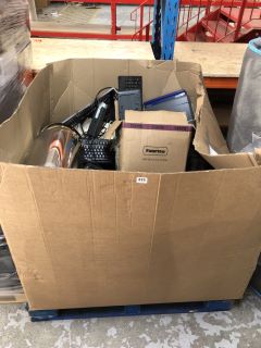 PALLET OF ASSORTED ITEMS / ELECTRONICS (SALVAGE / SPARES)
