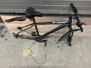 BLACK CANNONDALE MOUNTAIN BIKE (FRAME ONLY)