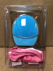FOREO LUNA 3 FOR COMBINATION SKIN:: LOCATION - D