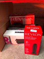 QTY OF ITEMS TO INCLUDE REVLON ONE-STEP ROUND BRUSH HEAD ATTACHMENT: LOCATION - D RACK