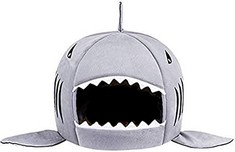 QTY OF ASSORTED ITEMS TO INCLUDE ALYTIMES DOG BED SHARK CAT BED PET CAVE: LOCATION - H RACK