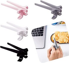 32 X 4 PCS FINGER CHOPSTICKS FOR GAMERS, PLASTIC SNACK FINGER CHOPSTICKS FOOD TONGS CLAMPS TWEEZERS SNACK CLIPS REUSABLE LAZY AUXILIARY CHOPSTICKS FOR KIDS CHILDREN GAMER ACCESSORIES - TOTAL RRP £133