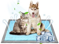 QTY OF ASSORTED ITEMS TO INCLUDE PET MAT FOR CATS AND DOGS:: LOCATION - C RACK