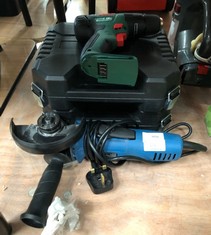 QTY OF ASSORTED POWER TOOLS TO INCLUDE HYUNDAI ANGLE GRINDER MODEL HYAG900E: LOCATION - BACK TABLES(COLLECTION OR OPTIONAL DELIVERY AVAILABLE)