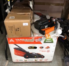 QTY OF ASSORTED GARDEN ITEMS TO INCLUDE YARDFORCE CORDED LAWN MOWER : LOCATION - BACK TABLES(COLLECTION OR OPTIONAL DELIVERY AVAILABLE)