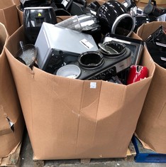 PALLET OF ASSORTED KITCHEN ITEMS TO INCLUDE RUSSELL HOBBS RED ELECTRIC KETTLE : LOCATION - MIDDLE FLOOR(COLLECTION OR OPTIONAL DELIVERY AVAILABLE)