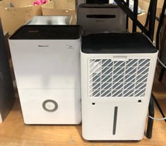 QTY OF ASSORTED DEHUMIDIFIERS TO INCLUDE HANGSUN DEHUMIDIFIER MODEL DL20: LOCATION - FRONT TABLES(COLLECTION OR OPTIONAL DELIVERY AVAILABLE)