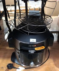 NINJA DIGITAL SLOW PRESSURE COOKER : LOCATION - FRONT TABLES(COLLECTION OR OPTIONAL DELIVERY AVAILABLE)