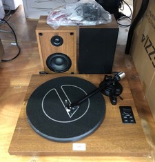 1 BY ONE TURNTABLE HIFI SYSTEM WITH SPEAKERS MODEL 471UK-0010: LOCATION - FRONT TABLES(COLLECTION OR OPTIONAL DELIVERY AVAILABLE)