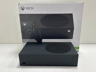 MICROSOFT XBOX SERIES S 1TB GAMES CONSOLE IN BLACK: MODEL NO 1883 (WITH BOX & POWER CABLE) [JPTM112442]