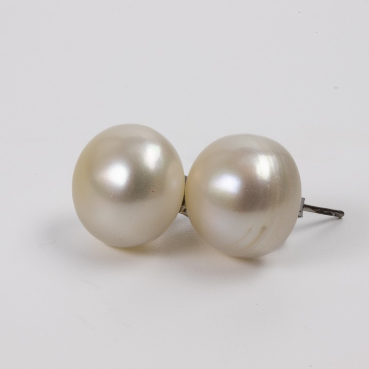Silver Freshwater Pearl AAA Stud Earrings, 13mm, 5.5g (VAT Only Payable on Buyers Premium)