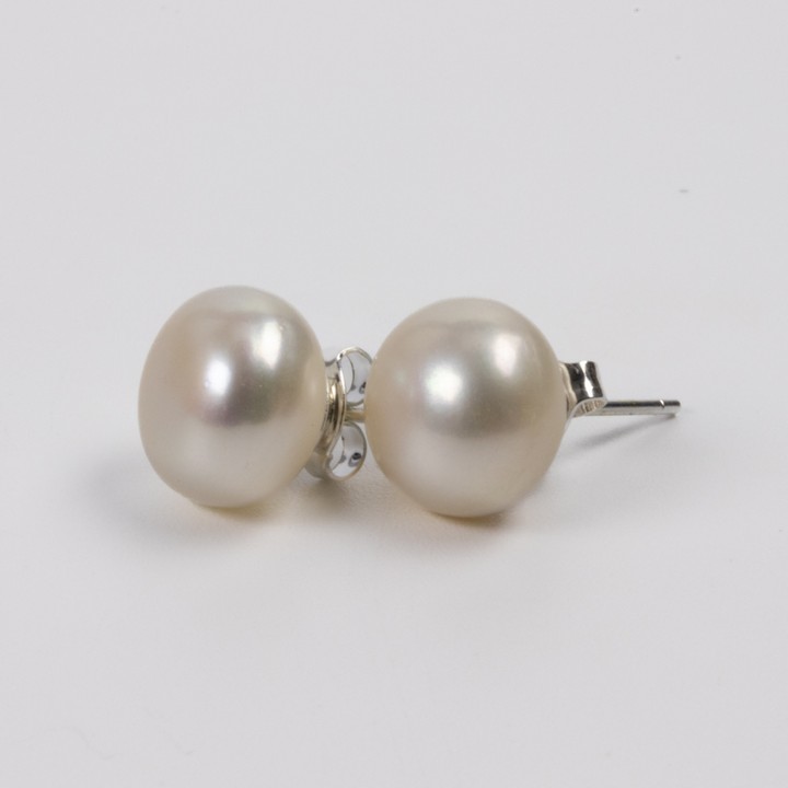 Silver Freshwater Pearl Stud Earrings, 10-11mm, 2.7g (VAT Only Payable on Buyers Premium)