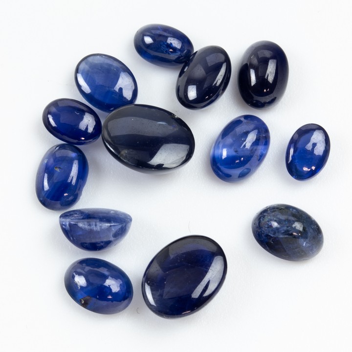 17.69ct Sapphire Cabochon Oval-cut Parcel of Gemstones, mixed.  Auction Guide: £150-£200