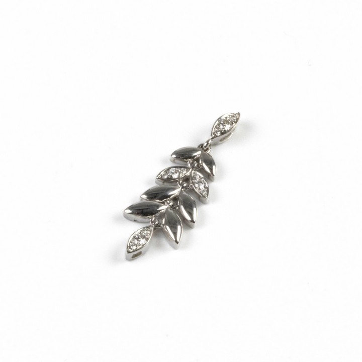 18K White 0.16ct Diamond Drop Pendant, 3.3cm, 3.2g.  Auction Guide: £250-£350