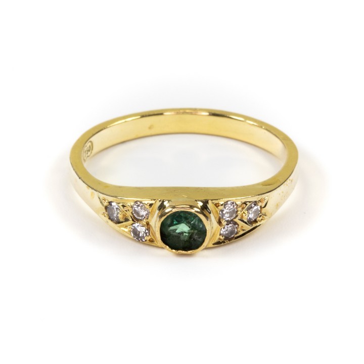 18K Yellow 0.06ct Diamond and Green Stone Ring, Size: O, 3.2g.  Auiction Guide: £100-£150