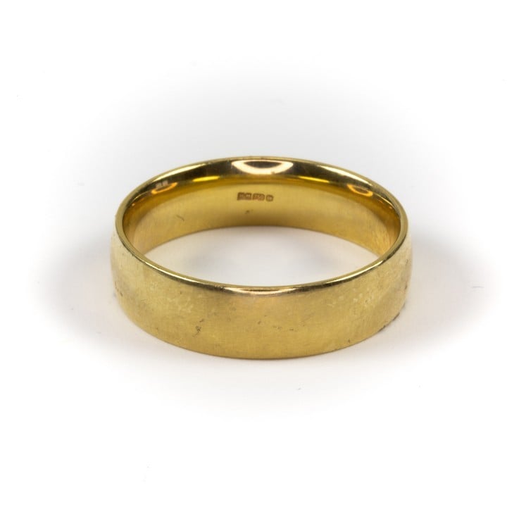 18ct Yellow Gold Band Ring, Size N, 5g.  Auction Guide: £130-£180