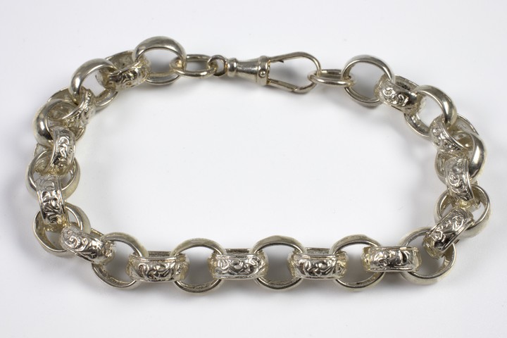 Silver Patterned Belcher Bracelet, 23cm, 24.9g. (VAT Only Payable on Buyers Premium)