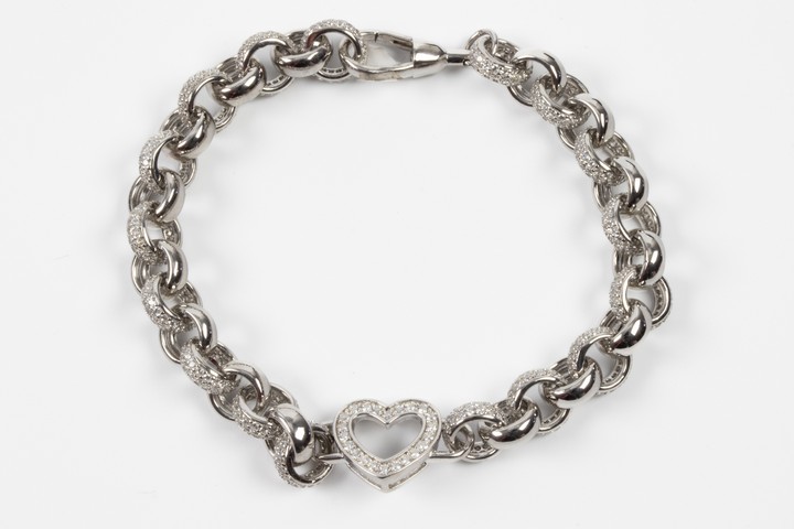 Silver Clear Stone Pavé Belcher Bracelet with Heart, 20cm, 22.8g. (VAT Only Payable on Buyers Premium)