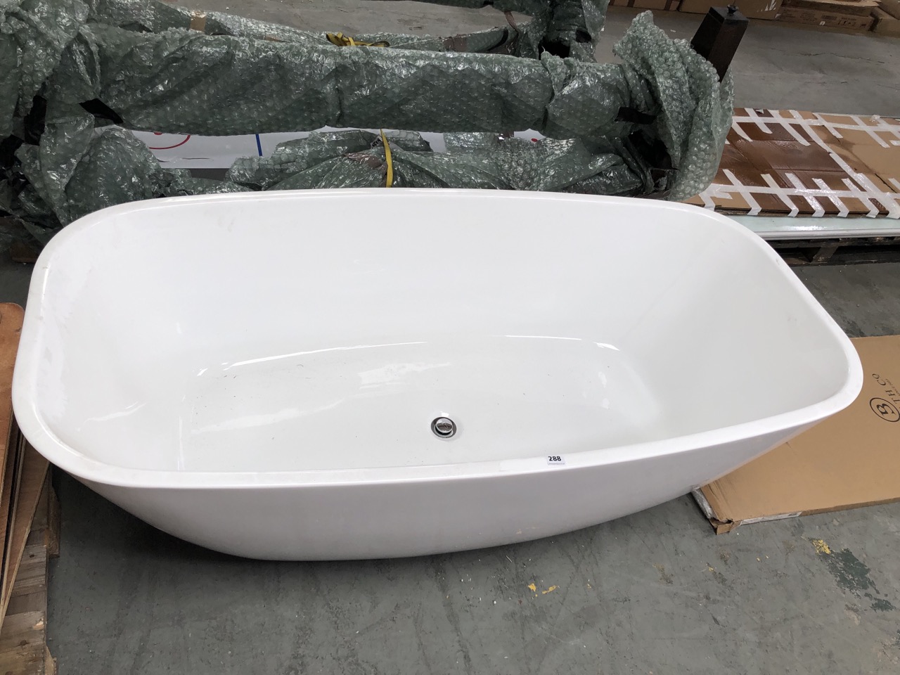 MODE HEATH FREESTANDING BATH APPROX SIZE 1700 X 806MM WHITE RRP- £449 (COLLECTION OR OPTIONAL DELIVERY) (KERBSIDE PALLET DELIVERY)