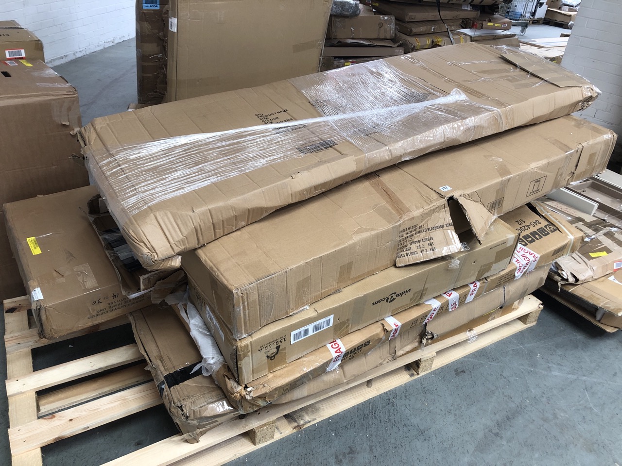 PALLET OF ASSORTED FURNITURE ITEMS/PARTS TO INCLUDE PALMDALE BED FRAME (COLLECTION OR OPTIONAL DELIVERY) (KERBSIDE PALLET DELIVERY)