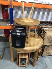 6 X ASSORTED FURNITURE/SHREDDER ITEMS TO INCLUDE SOLID OAK ROUND DINING TABLE (COLLECTION OR OPTIONAL DELIVERY) (KERBSIDE PALLET DELIVERY)