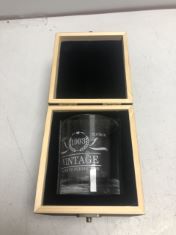 35 X 30TH ANNIVERSARY WHISKEY GLASS . (DELIVERY ONLY)