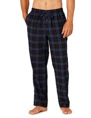 QTY OF ITEMS TO INLCUDE BOX OF ASSORTED CLOTHING TO INCLUDE ESSENTIALS MEN'S FLANNEL PYJAMA TROUSERS (AVAILABLE IN BIG & TALL), BLACK BLUE PLAID, M, ESSENTIALS WOMEN'S TECH STRETCH SHORT-SLEEVED V-NE