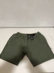 10X ASSORTED ITEMS OF CLOTHING SIZE 36/38, TO INCLUDE JACAMO GREEN SHORTS. (DELIVERY ONLY)