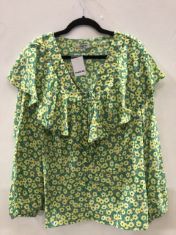 30 X LADIES FLOWER PATTERNED TOP SIZE 20. (DELIVERY ONLY)