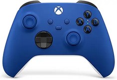 XBOX 3X ITEMS TO INCLUDE 3 XBOX CONTROLLERS GAMING ACCESSORY (ORIGINAL RRP - £160.00) IN BLUE AND WHITE. (WITH BOX) [JPTC64870]