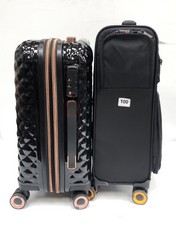 2 X IT TRAVEL CASES 1 X BLACK FABRIC SMALL SPINNER, 1 X BLACK HARD SHELL SMALL SPINNER (DELIVERY ONLY)