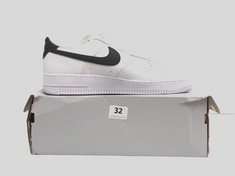 NIKE AIR FORCE 1 '07 TRAINERS IN WHITE / BLACK UK 10 RRP £110.00 (DELIVERY ONLY)