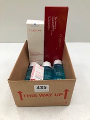 BOX OF ASSORTED ITEMS TO INCLUDE CLARINS PARIS ONE-STEP GENTLE EXFOLIATING CLEANSER 125ML (DELIVERY ONLY)