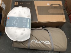 3 X ASSORTED ITEMS TO INCLUDE NUNA SENA MINI TRAVEL COT (DELIVERY ONLY)