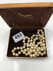 A VINTAGE FAUX PEARL NECKLACE BOXED (DELIVERY ONLY)