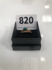 A YELLOW METAL RING SET WITH A GREEN STONE, BOXED (DELIVERY ONLY)