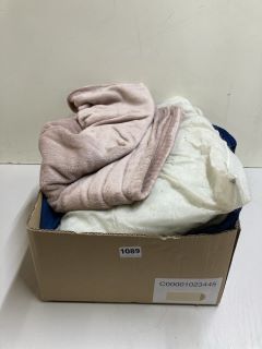 BOX OF ASSORTED BEDDING (ASSORTED SIZES)