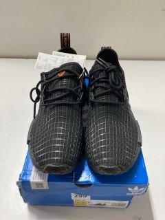 ADIDAS NMD_R1 TRAINERS (BLACK) - UK SIZE 6.5