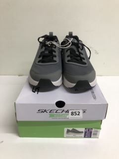 SKECHERS ARCH COMFORT TRAINERS (GREY) - UK SIZE 9