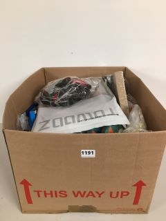 BOX OF ASSORTED ITEMS TO INCLUDE HALLOWEEN PURGE MASK