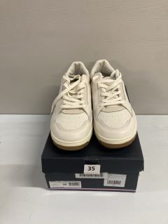 PAIR OF TOMMY HILFIGER TRAINERS IN WHITE - SIZE 46