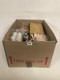 BOX OF ASSORTED ITEMS TO INCLUDE WHITE CHRISTMAS BAUBLES