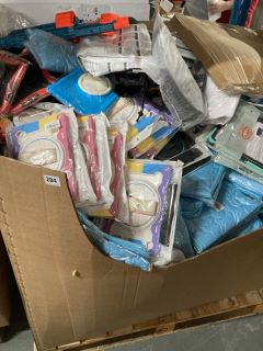 PALLET OF ASSORTED ITEMS INC TABLET CASES