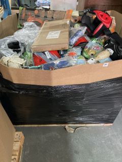 PALLET OF ASSORTED ITEMS INC BOXING HELMETS