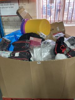 PALLET OF ASSORTED ITEMS INC TRAINERS