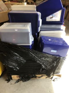 PALLET OF ASSORTED CONTAINERS